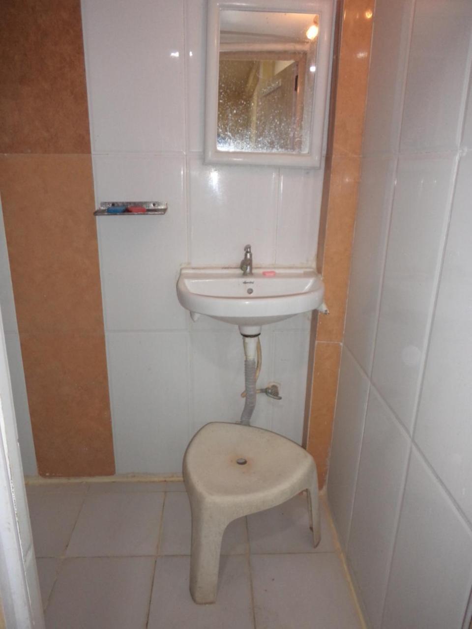 Hotel Neelkamal Индор Екстериор снимка